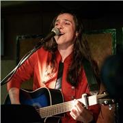 Profesora de Música, Guitarra y Canto